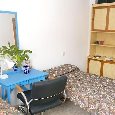 Casa Soleada En Calle Tranquila Sevilla Bagian luar foto