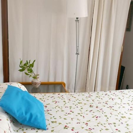 Casa Soleada En Calle Tranquila Sevilla Bagian luar foto
