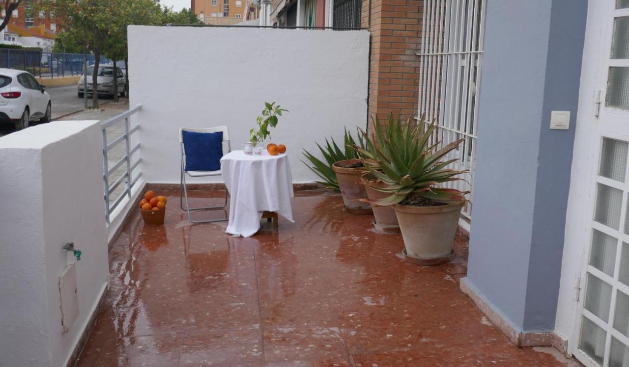 Casa Soleada En Calle Tranquila Sevilla Bagian luar foto