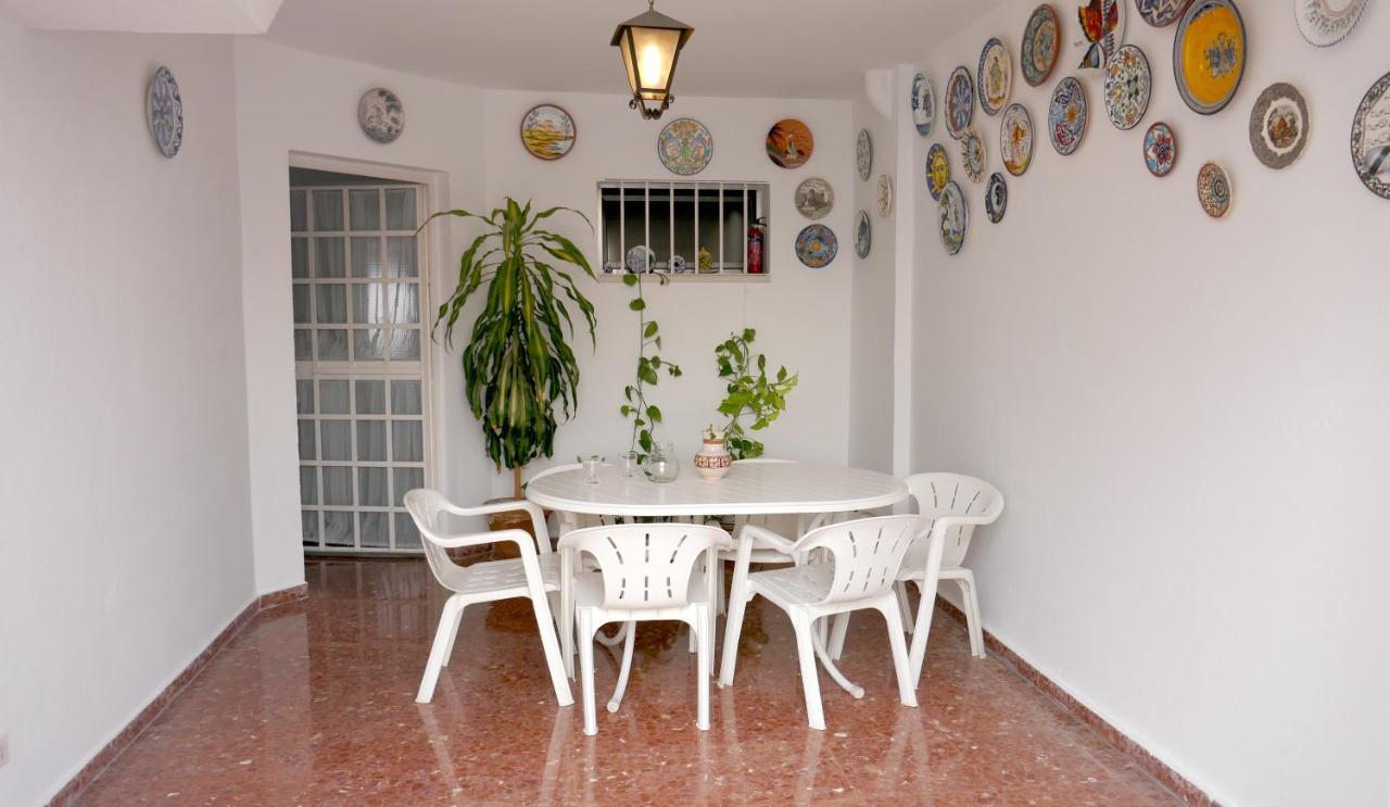 Casa Soleada En Calle Tranquila Sevilla Bagian luar foto