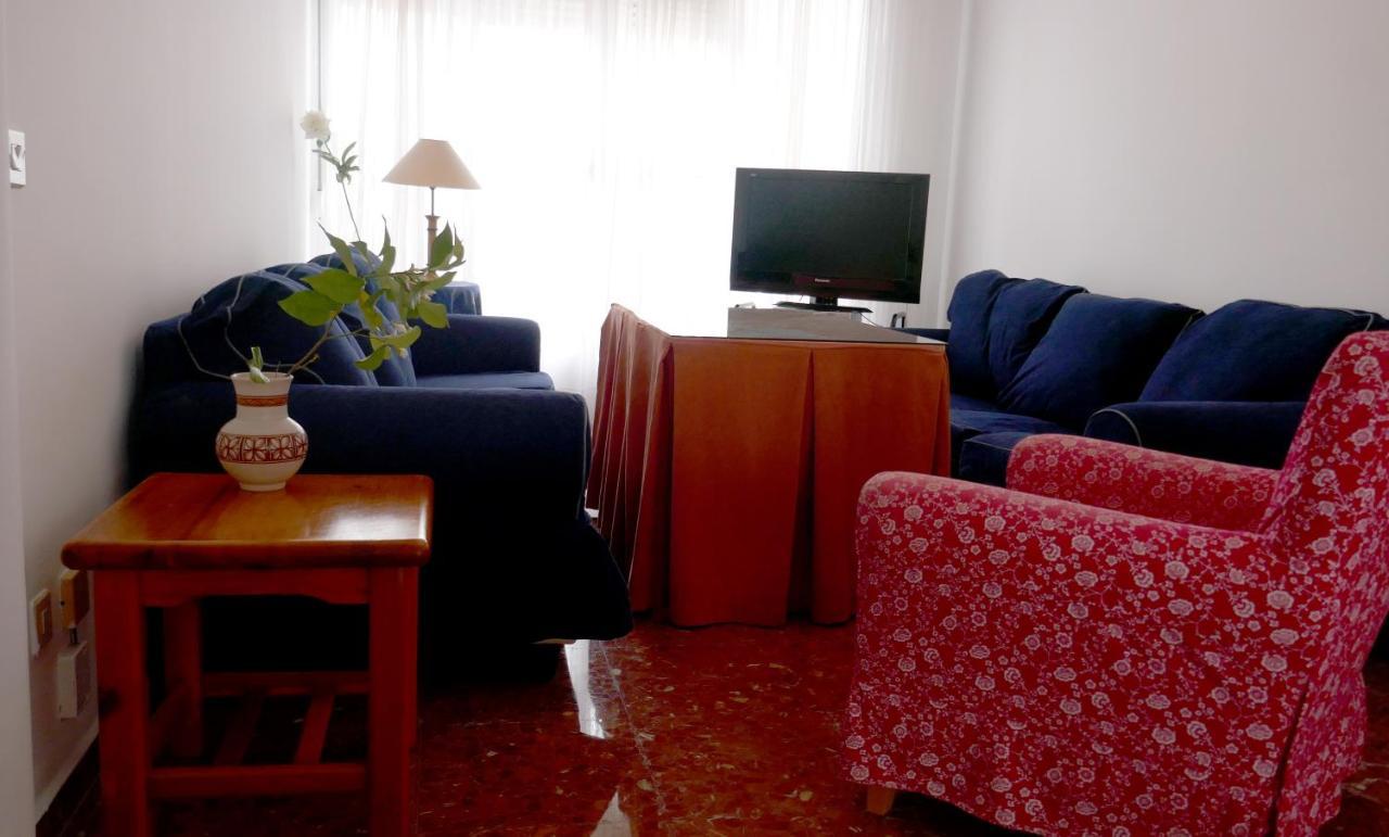 Casa Soleada En Calle Tranquila Sevilla Bagian luar foto