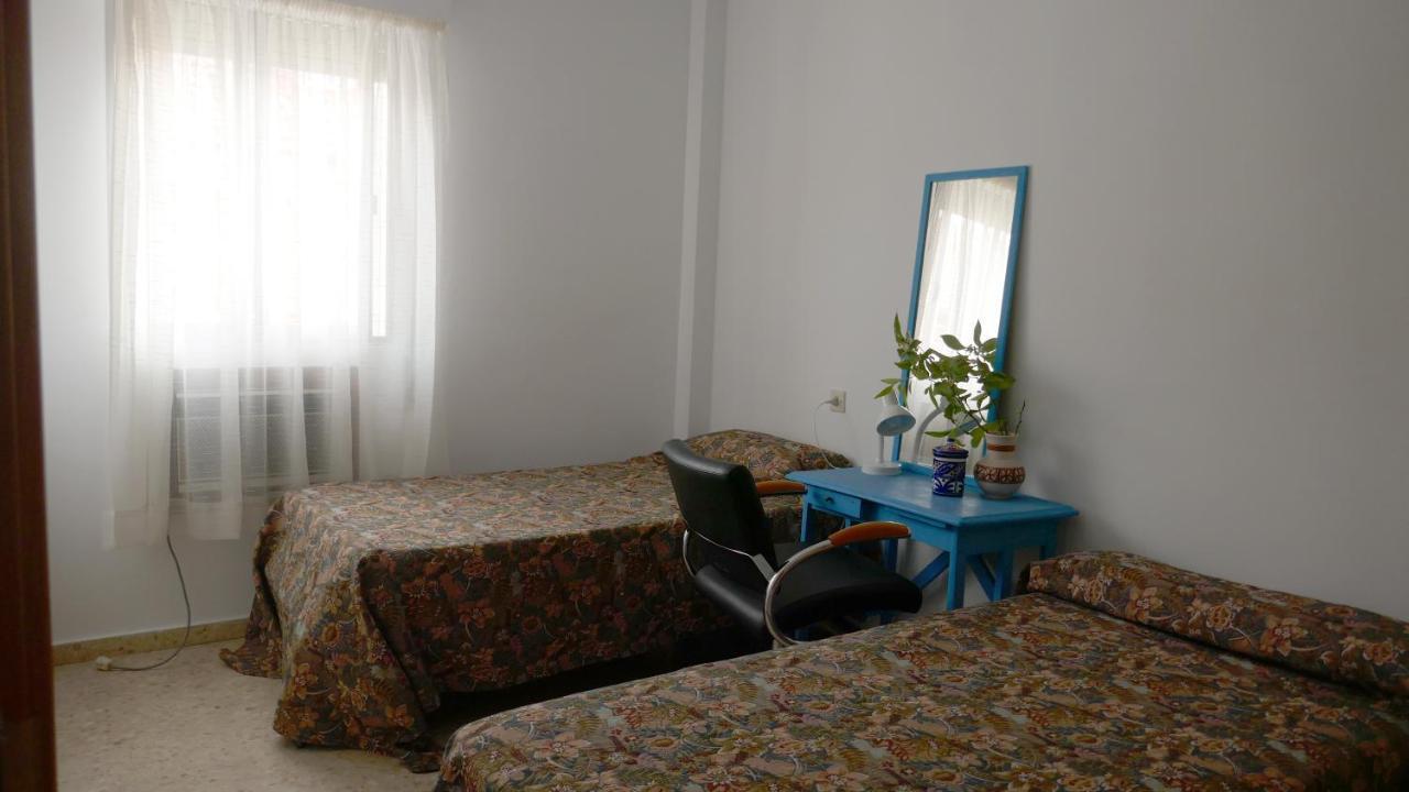 Casa Soleada En Calle Tranquila Sevilla Bagian luar foto